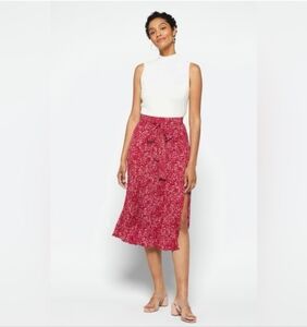 Skies Are Blue Red Print Pleated Midi Skirt mp